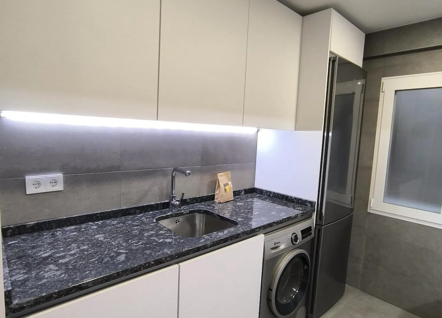 Chamartin City Rooms - Cozy Stay In Central Madrid 0*,  Spain