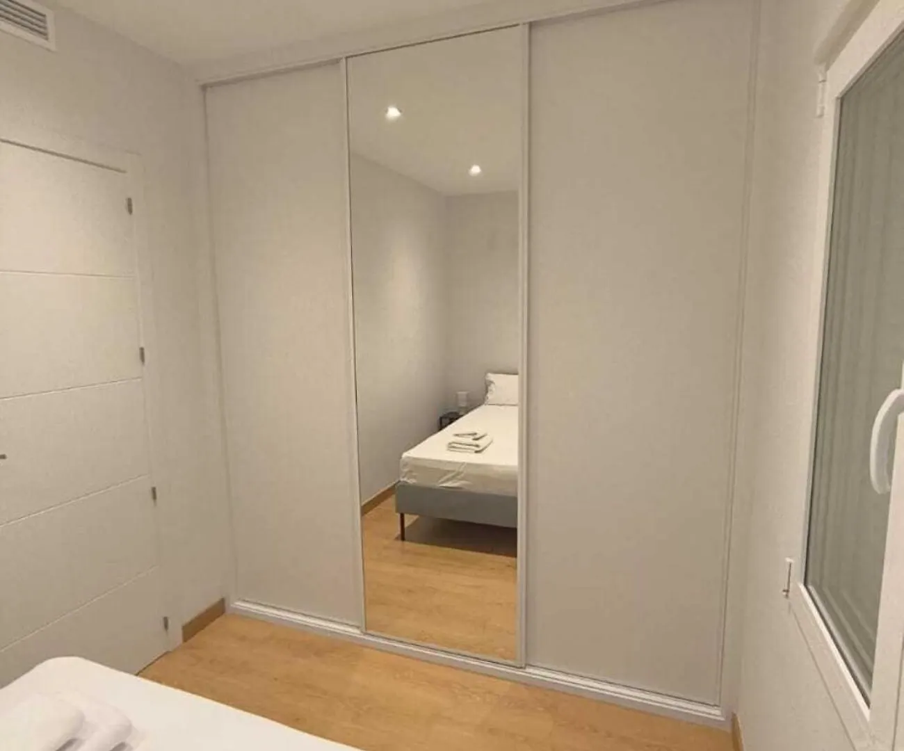 Chamartin City Rooms - Cozy Stay In Central Madrid